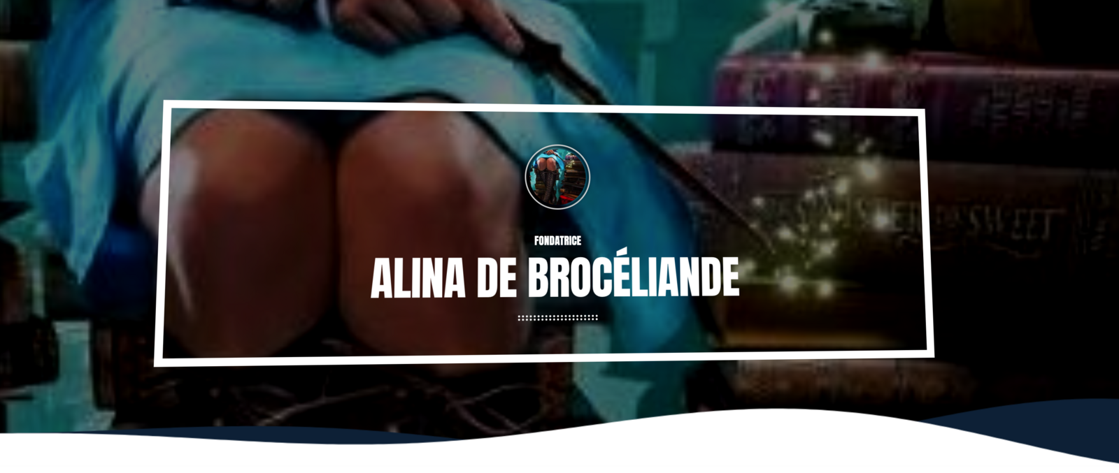 a person's knee with a blue shirt Découvrez Alina : Fondatrice de Radio Antasia et Future Collaboratrice d'Alexandra Edin chez EDENE PROD !